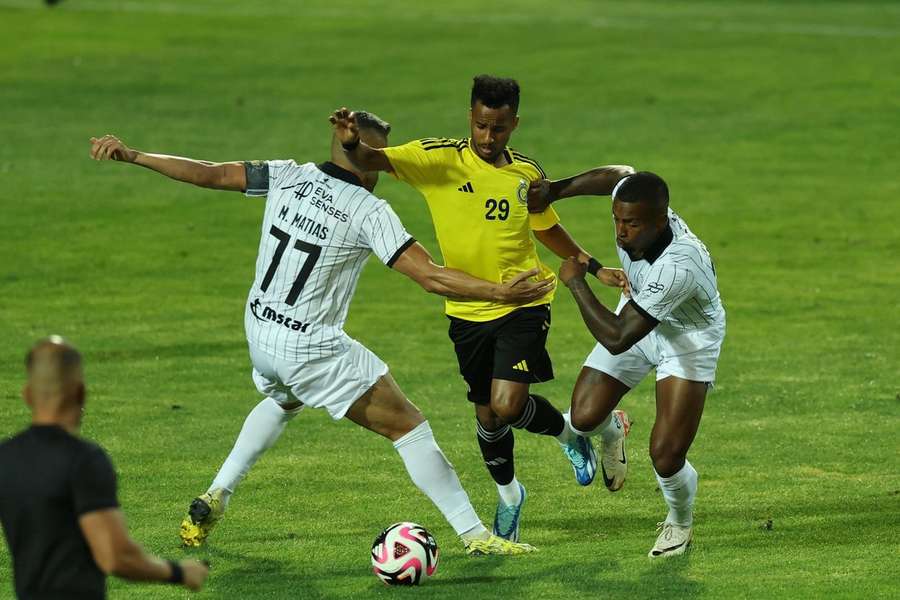 Farense e Al Nassr empataram a um golo no São Luís