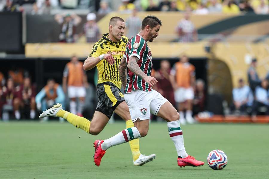 Everaldo perdeu uma grande chance no começo da segunda etapa Everaldo perdeu uma grande chance no começo da segunda etapa