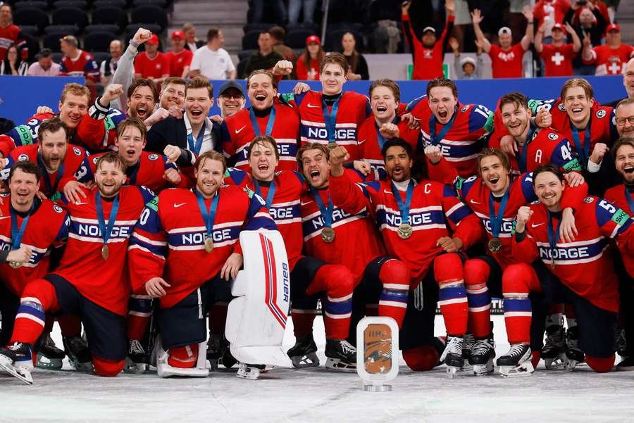 Sensacja na Mistrzostwach Świata, Norwegia z pierwszym medalem w historii