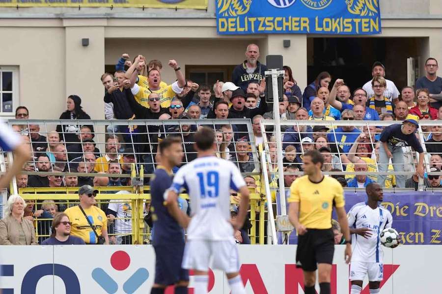 Lokomotive Leipzig muss sich für die rassistischen Ausfälle einiger Fans verantworten.