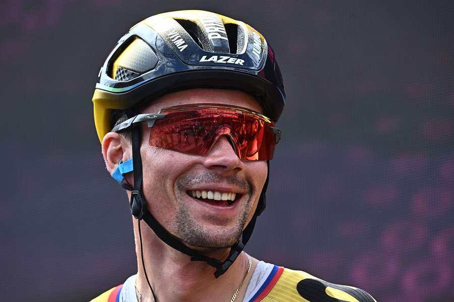 Primoz Roglic neemt zorgen over val weg