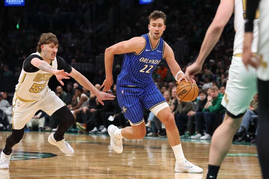 Franz Wagner zieht zum Korb.