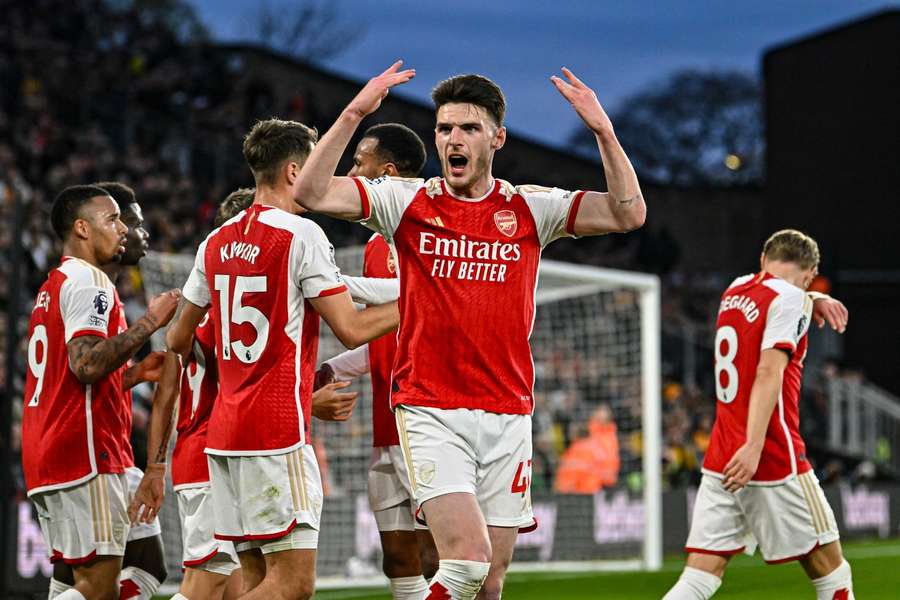 Arsenal ultrapassou o City e assumiu liderança com um jogo a mais que o rival