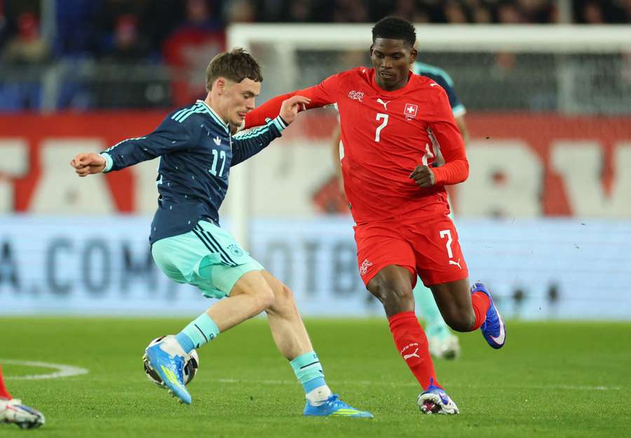 Wirtz (l.) war mit einer Flashscore-Note von 9,9 der beste Spieler auf dem Feld Wirtz (l.) war mit einer Flashscore-Note von 9,9 der beste Spieler auf dem Feld