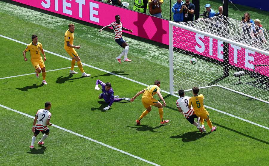 L'autogol di Burgess L'autogol di Burgess