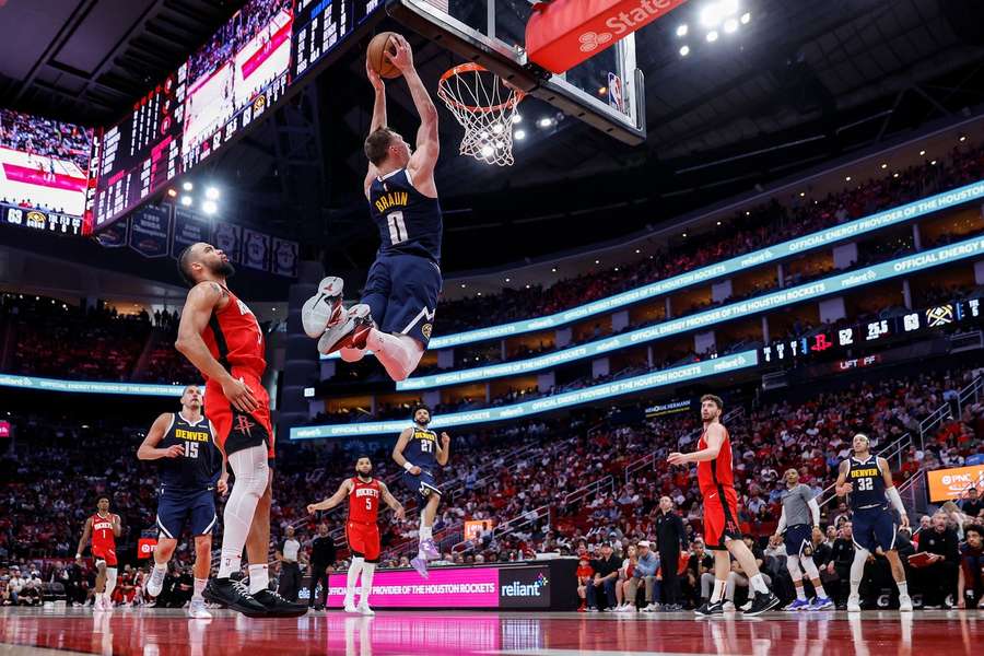 Denver si zahrá play-off.