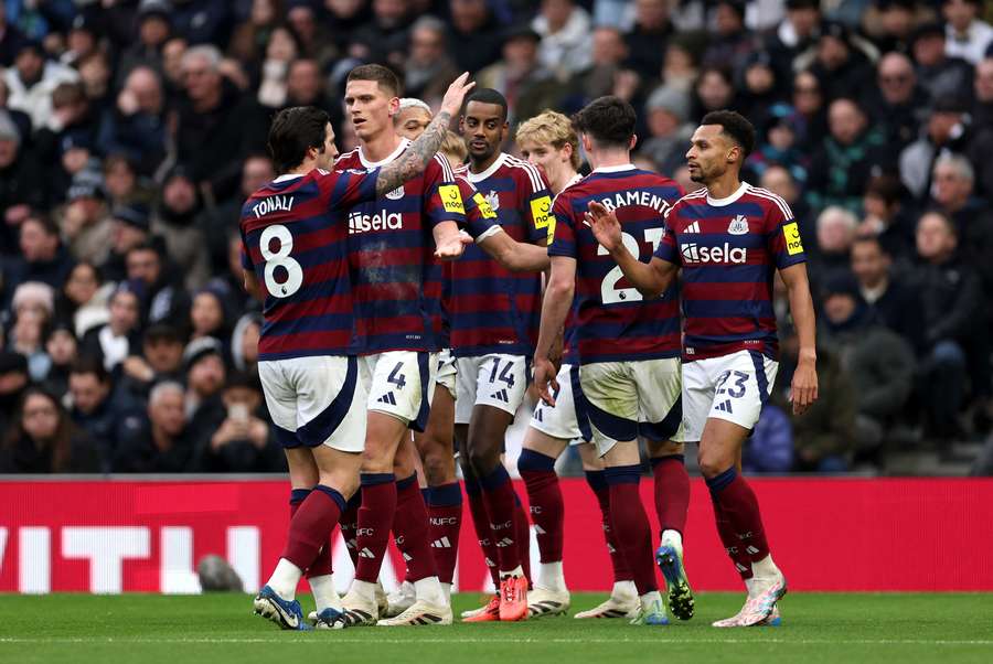 Newcastle pokonuje Tottenham na otwarcie kolejki Premier League
