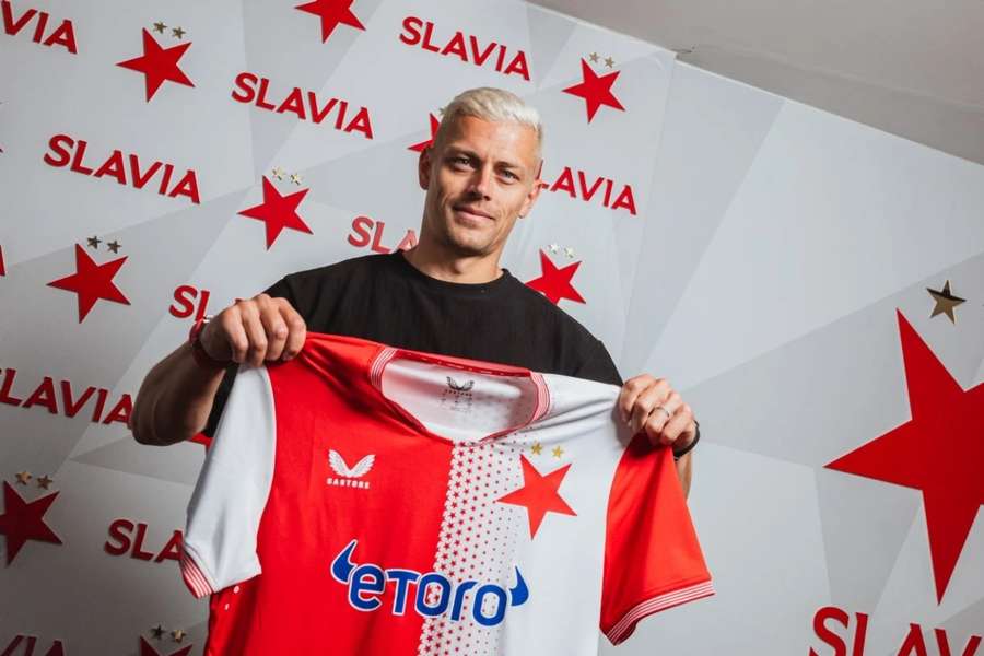 Tomáš Holeš prodloužil smlouvu se Slavií.
