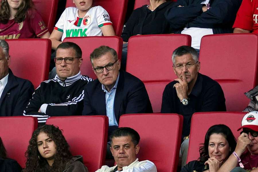 Max Eberl (l.), CEO Jan-Christian Dreesen (m.) und Präsident Herbert Hainer werden im Laufe der Saison beweisen müssen, wie stark ihre Transfers waren