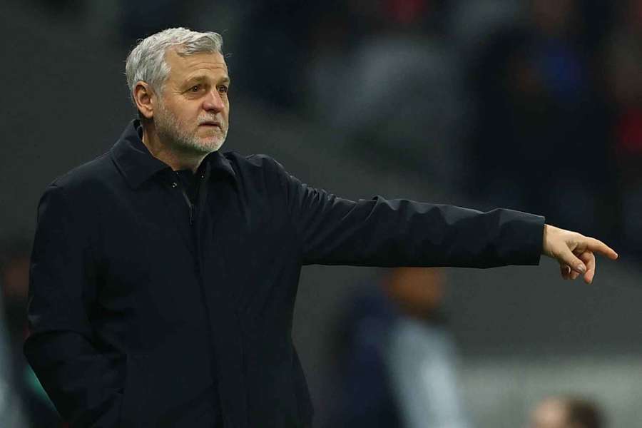 "Je ne pense pas à démissionner", assure Genesio malgré la défaite en Ligue Europa