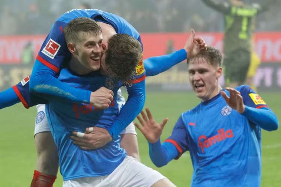 Jugadores del Holstein Kiel celebrando
