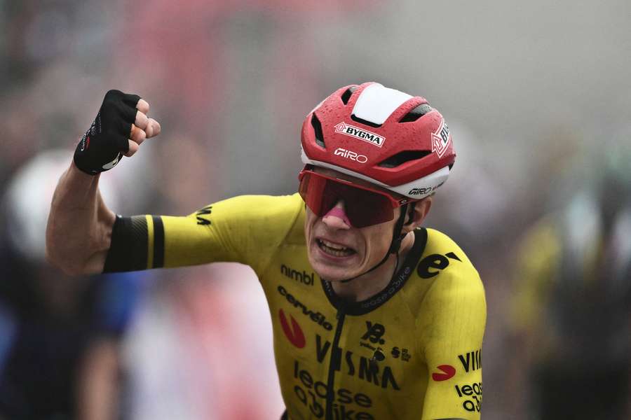 Vingegaard celebra vitória na 2.ª etapa