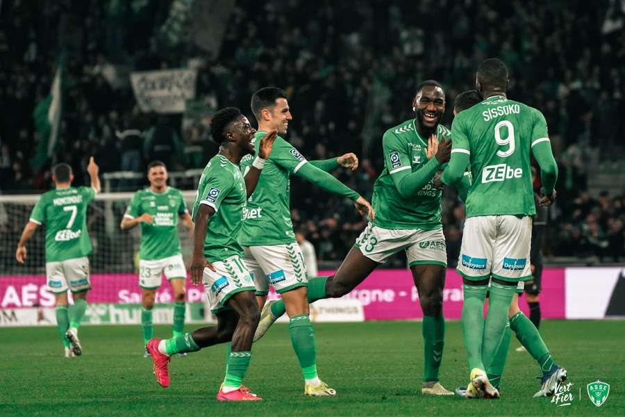 Saint-Étienne remonte au classement