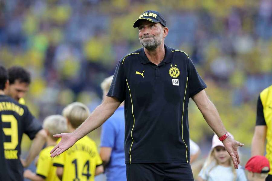 V létě se Klopp objevil v Dortmundu na exhibičním zápase v Dortmundu. Od ledna bude pracovat pro konkurenci.