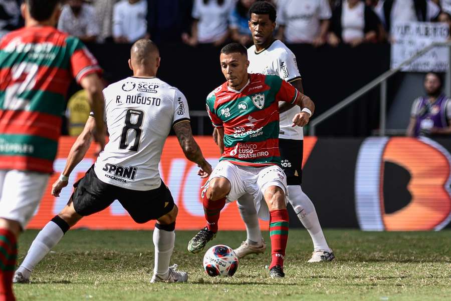 Partida teve poucas emoções no estádio Mané Garrincha