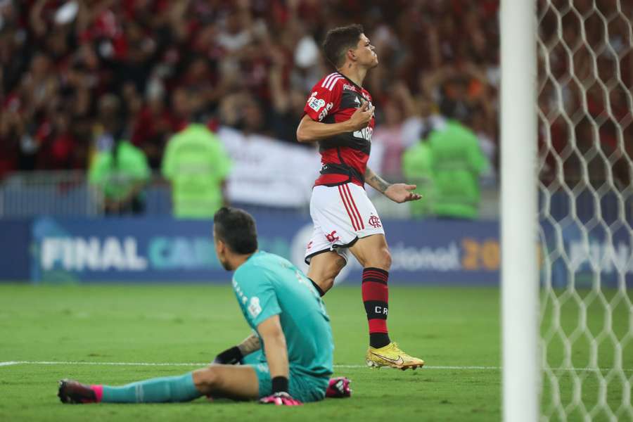 Ayrton Lucas abriu o placar no Maracanã