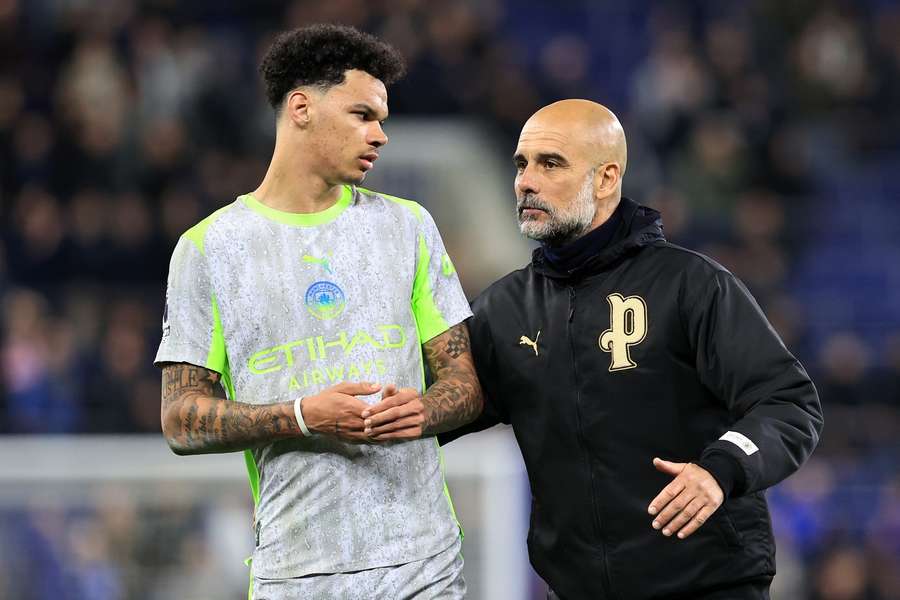 Manchester City jen remizoval na půdě Evertonu, favoritem na titul je rázem Arsenal.