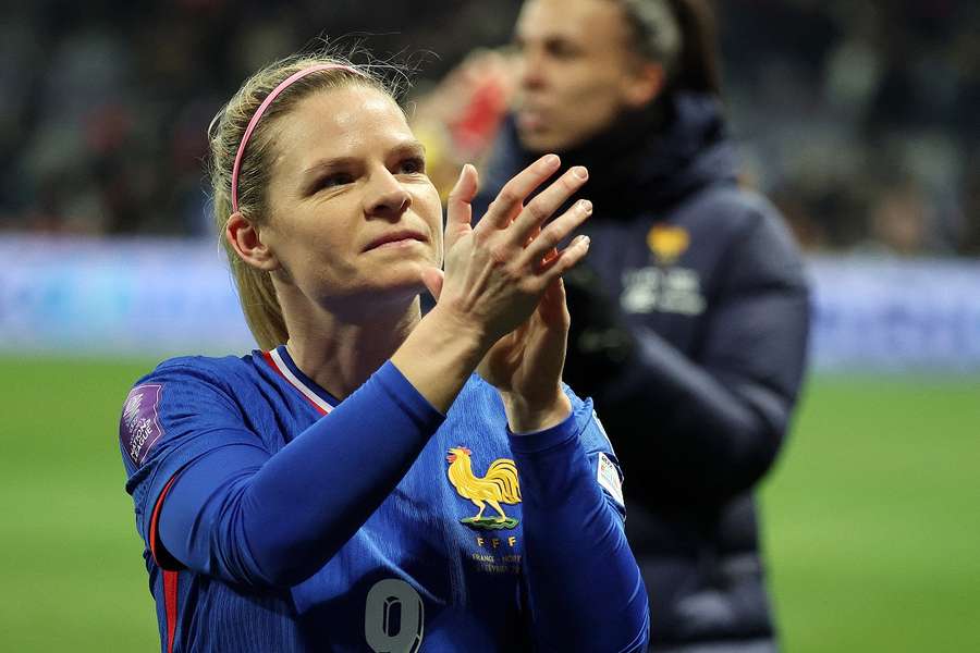 Eugénie Le Sommer entrou para a história da seleção francesa.