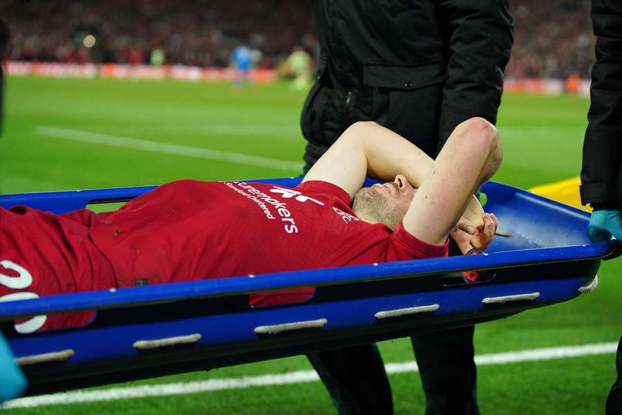 Portugal sem Jota: atacante do Liverpool é carregado após sofrer contusão contra o City no Anfield