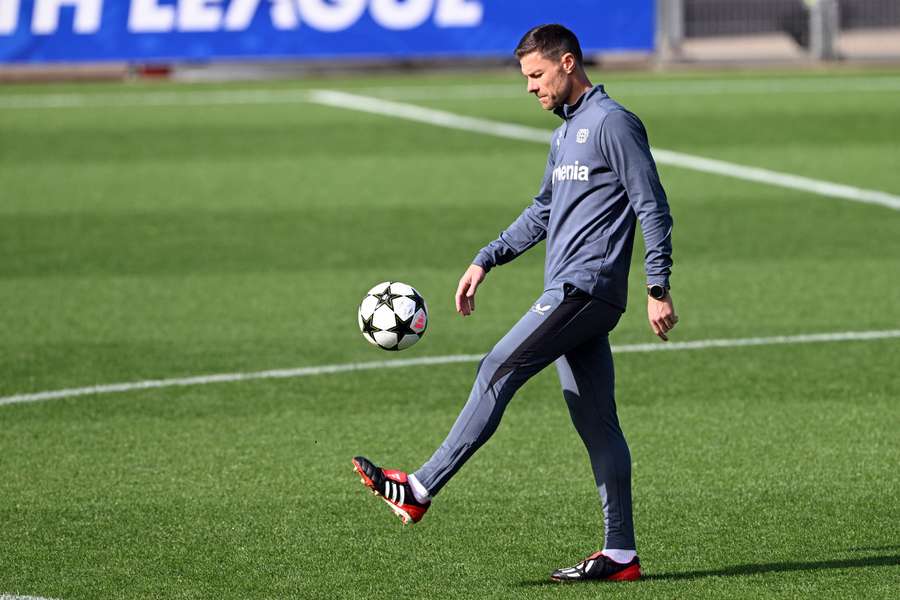 Xabi Alonso durante l'allenamento