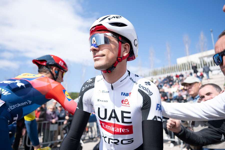 João Almeida withdraws Giro d'Italia after lingering virus has haunted his preparations