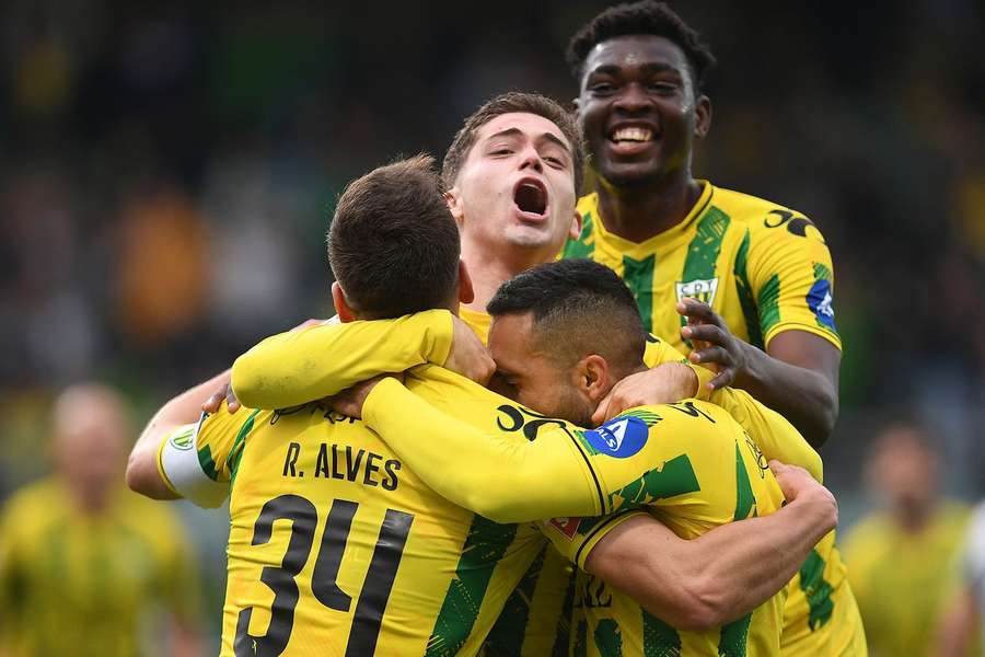 Ricardo Alves cumpre 7.ª temporada ao serviço do Tondela Ricardo Alves cumpre 7.ª temporada ao serviço do Tondela