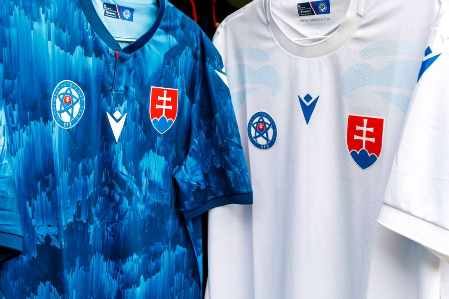 Nové dresy slovenských futbalistov. Nové dresy slovenských futbalistov.