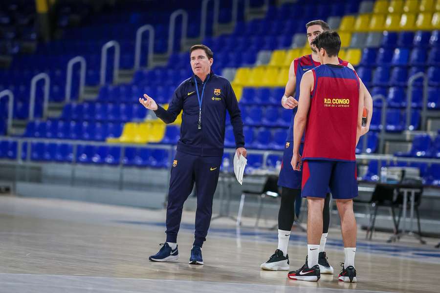 Xavi Pascual, en el entrenamiento previo al duelo ante el Fenerbahçe