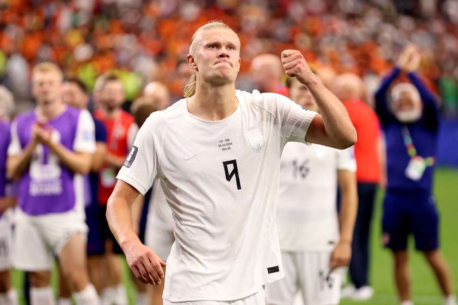 Erling Haaland po kowbojsku, kupił kapelusz za 1400 dolarów i drogie buty