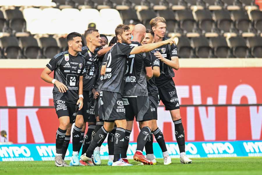 Der WAC im Herbst beim Jubel gegen Linz.
