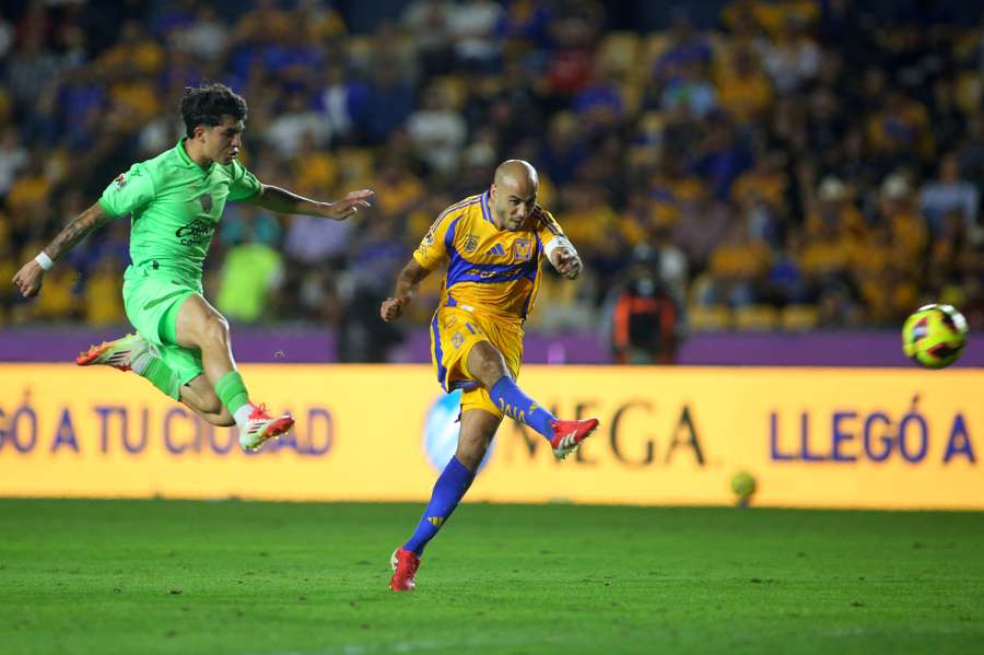 Guido Pizarro, en un partido de la semana anterior.