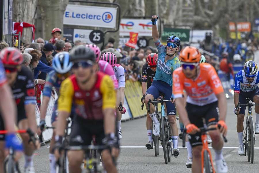 Sétima etapa do Paris-Nice encurtada devido ao risco de queda de neve