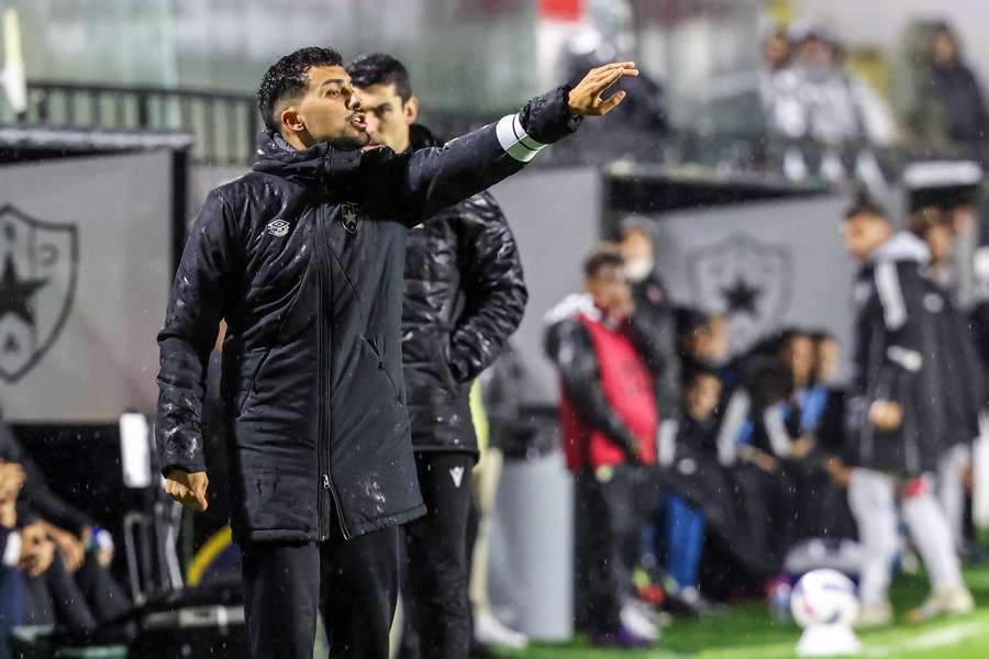 João Nuno sublinha que "nada está feito", Álvaro Pacheco fala em "vergonha"