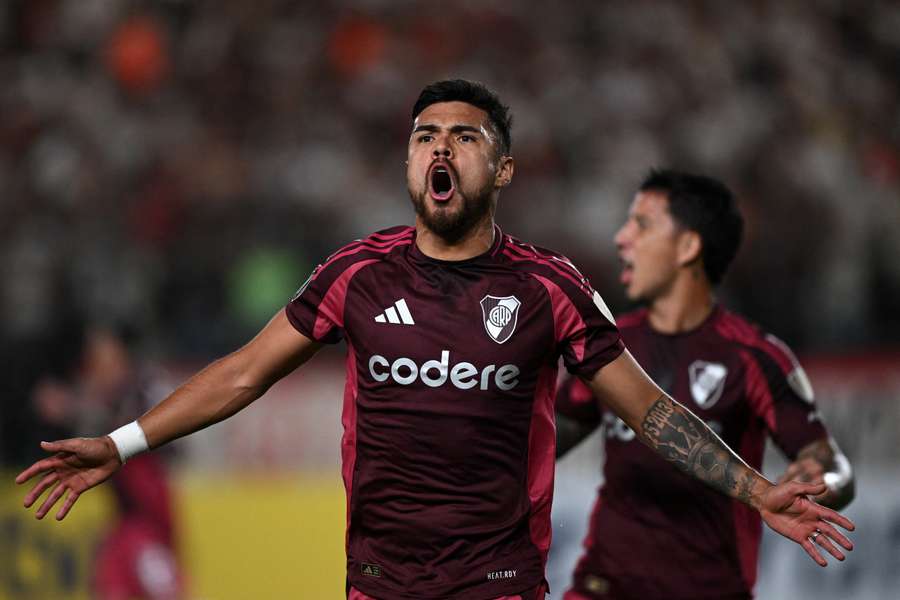 Pablo Díaz celebra su gol con River