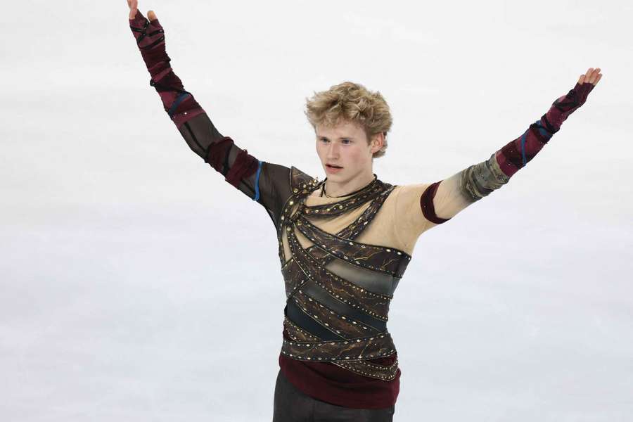 Ilia Malinin largement en tête du Grand Prix de France de patinage après le programme court