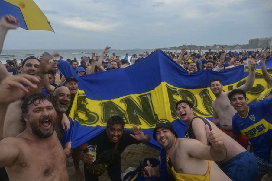 Do Ria de Janeiro pricestovalo až 150 000 fanúšikov tímu Boca Juniors.
