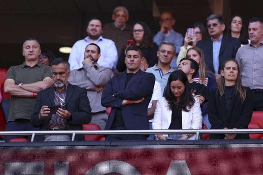 O selecionador Francisco Neto assistiu ao encontro nas bancadas da Luz