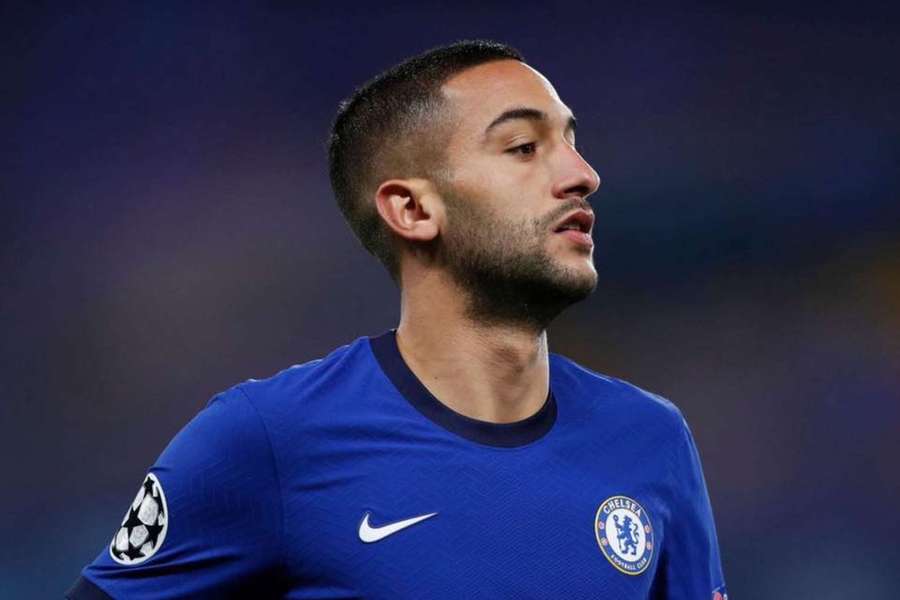 Hakim Ziyech pode trocar o Chelsea pelo PSG no último dia do mercado