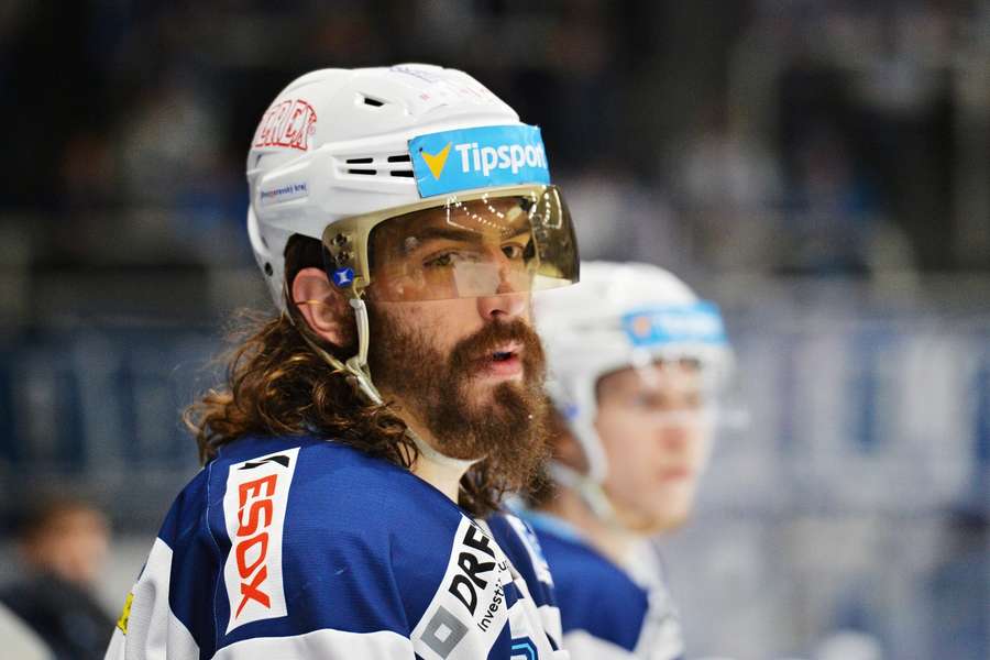 Peter Mueller bude znovu oblékat dres Komety. 