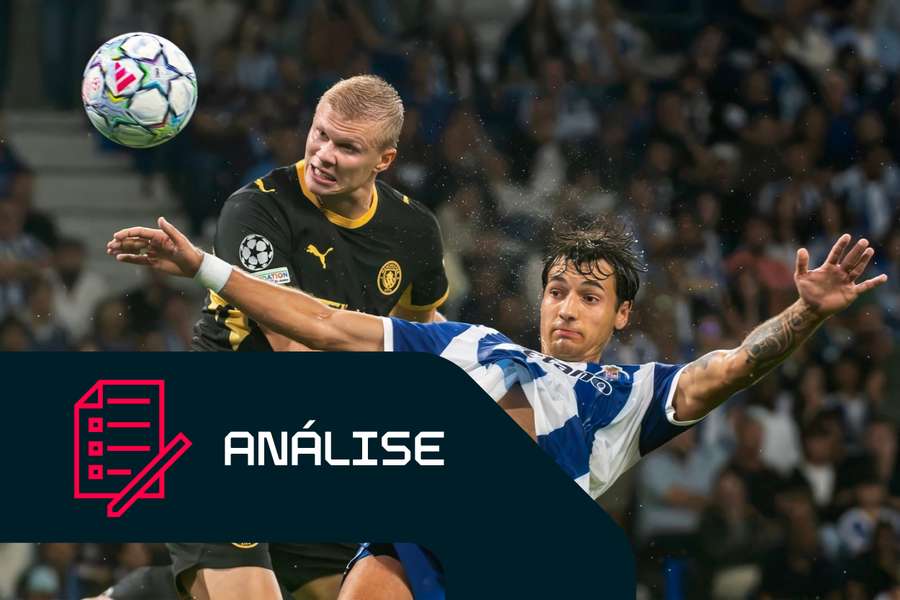 Erling Haaland disputa a bola com Jakub Kiwior
