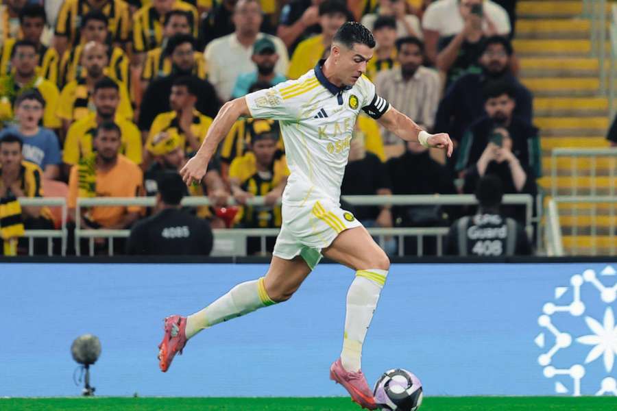 Cristiano Ronaldo em ação em Al-Ittihad 0x2 Al-Nassr