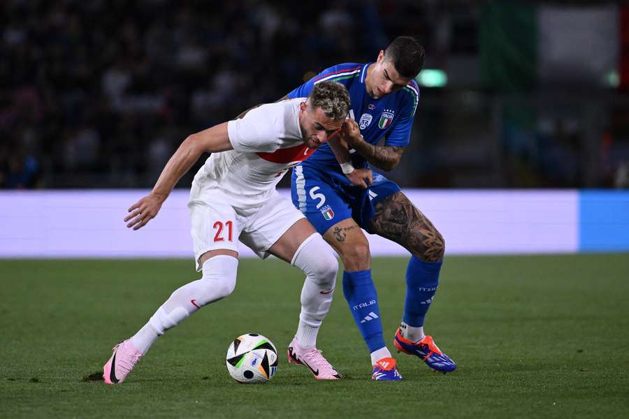 Italianos y turcos empataron sin goles