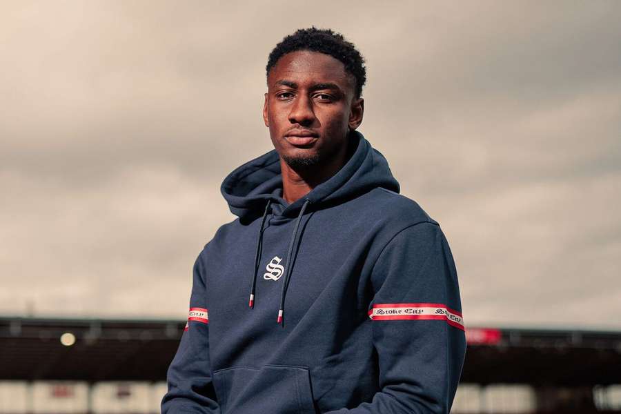 Djibril Soumaré já assinou pelo Stoke City
