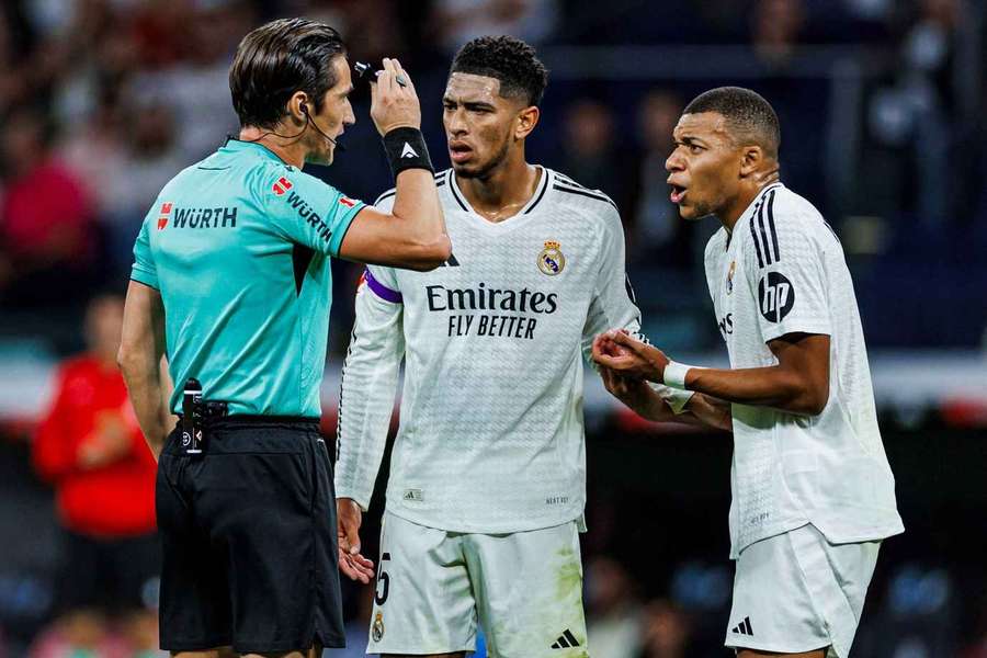 Jose Munuera Montero l-a eliminat pe Bellingham pentru cuvinte obscene în timpul partidei Osassuna - Real Madrid