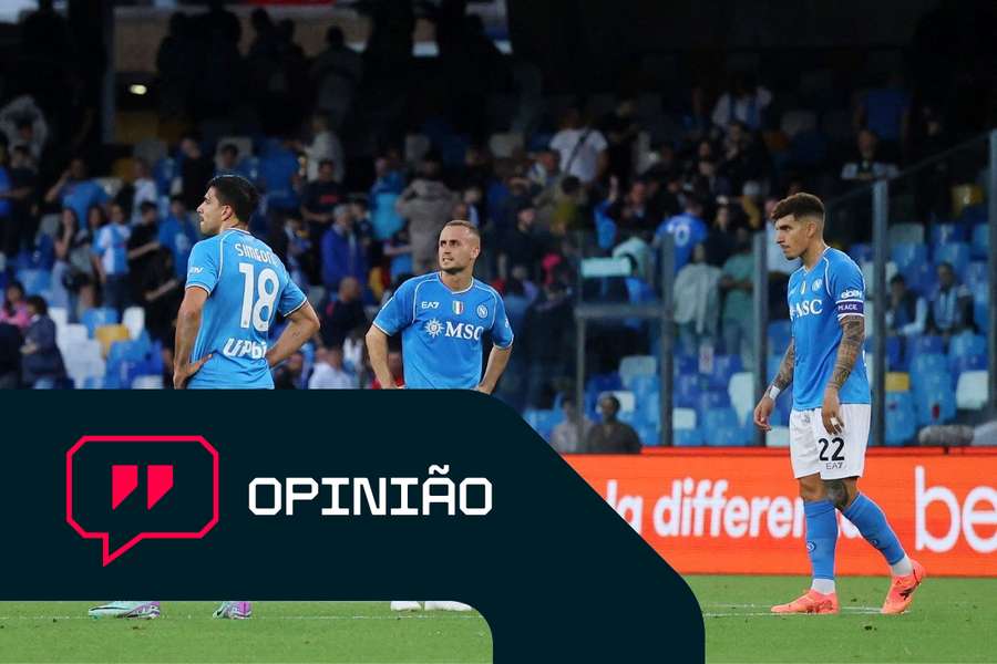 A deceção dos jogadores do Nápoles no estádio Maradona
