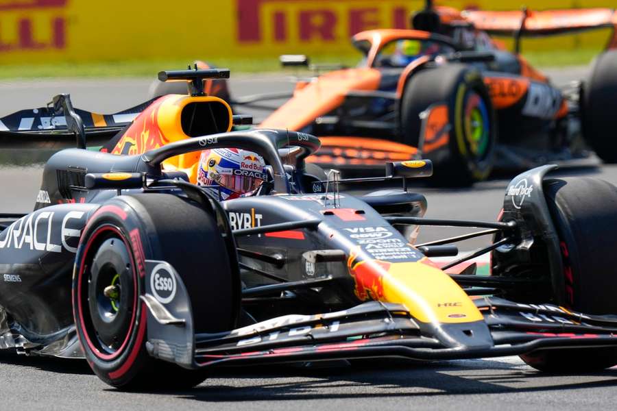 Verstappen op weg naar de snelste tijd