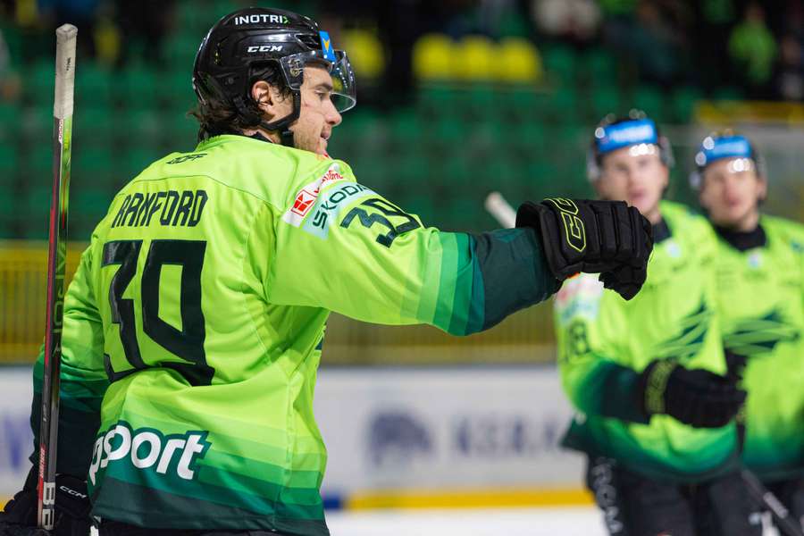 Ranford si nútene oddýchne.