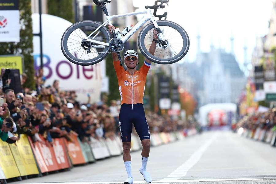 Mathieu van der Poel a été sacré champion du monde de gravel dimanche. 