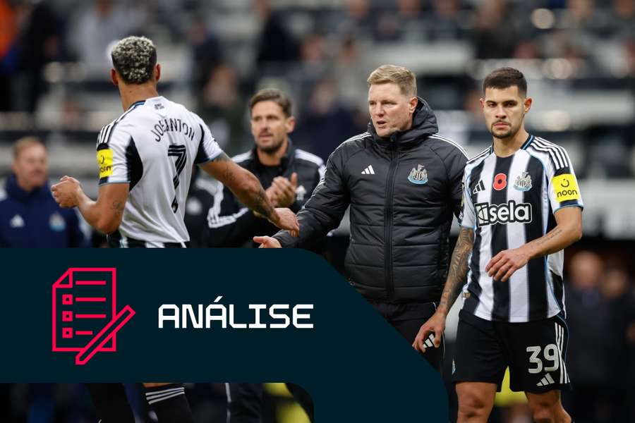 Treinador do Newcastle United, Eddie Howe, com Joelinton e Bruno Guimarães