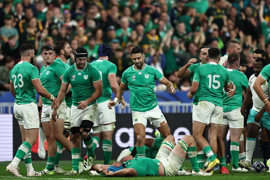Ireland may top the pool but they face a must-win final game with Scotland says defence coach Simon Easterby